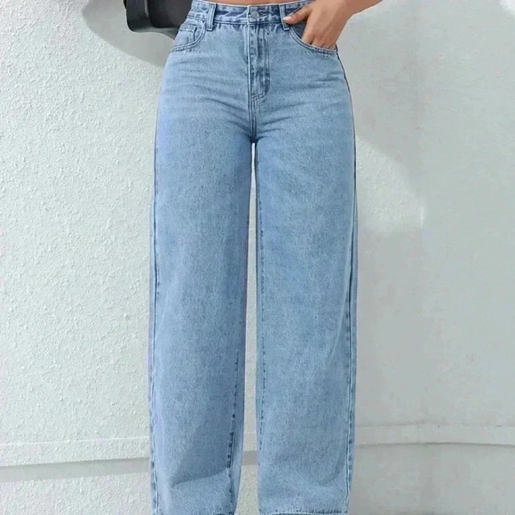 Light Wash Casual Women's Loose Fit Straight-Leg Jeans With Pockets - Picture 6 of 6